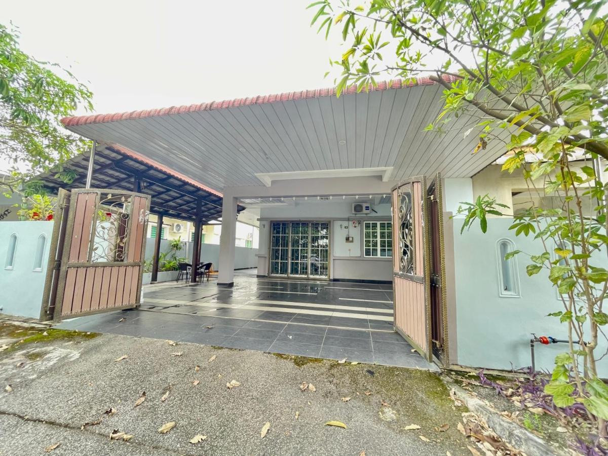 Comfort 36 Entire House At Alma Bukit Mertajam Ngoại thất bức ảnh